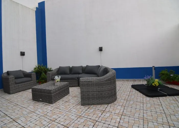 Courtyard - Painters House * Setúbal
