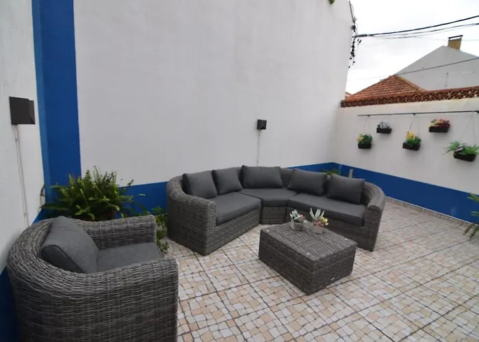Courtyard - Painters House * Setúbal