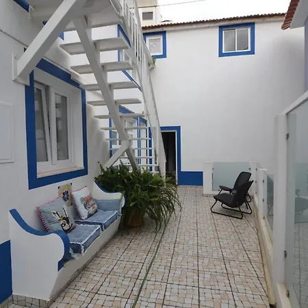 Semesterbostad Courtyard - Painters House *